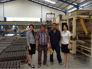Бетоносмесительная установка и Машина для изготовления кирпичей, Индонезия